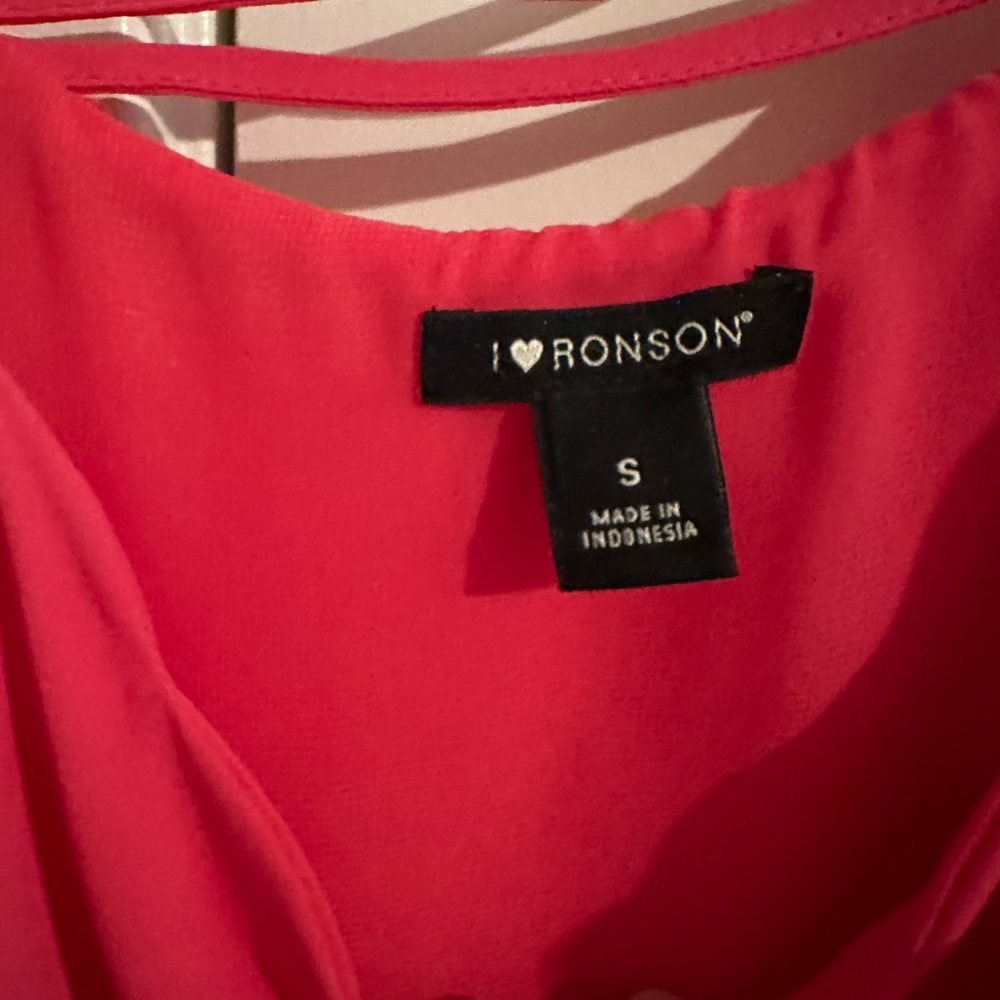 I❤️Ronson size small strappy camisole